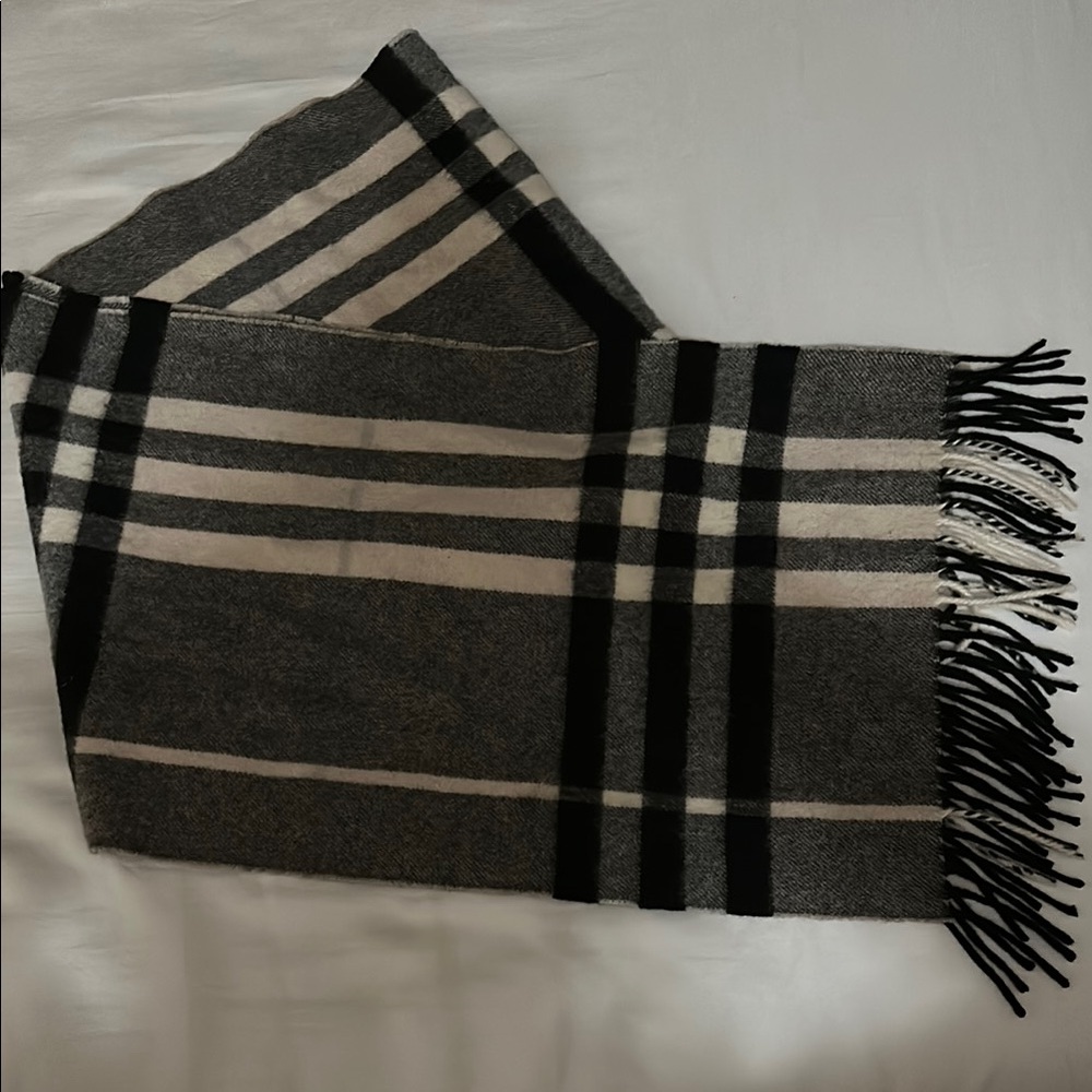 Plaid Wool Scarf in Gray and Black